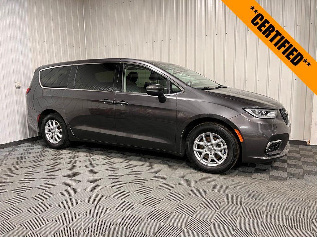 used 2023 Chrysler Pacifica car, priced at $27,999