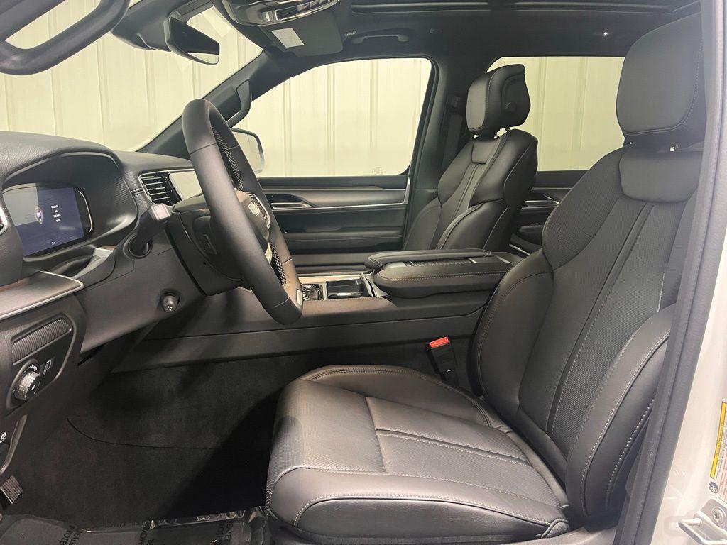 new 2025 Jeep Wagoneer L car, priced at $81,900