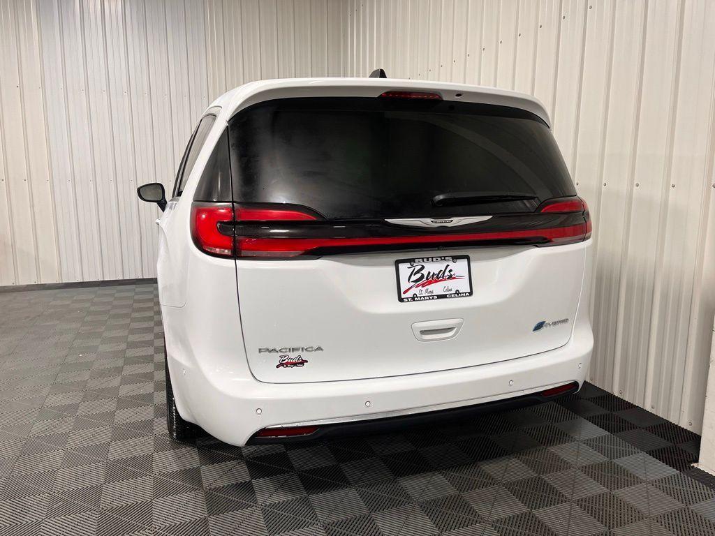 new 2025 Chrysler Pacifica Hybrid car, priced at $54,030