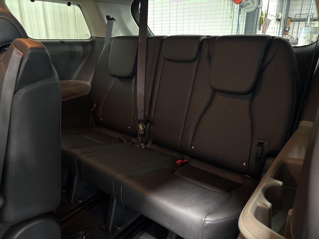 used 2025 Kia Carnival Hybrid car, priced at $41,800