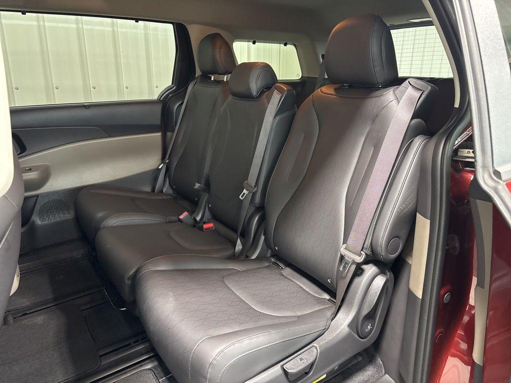 used 2025 Kia Carnival Hybrid car, priced at $41,800