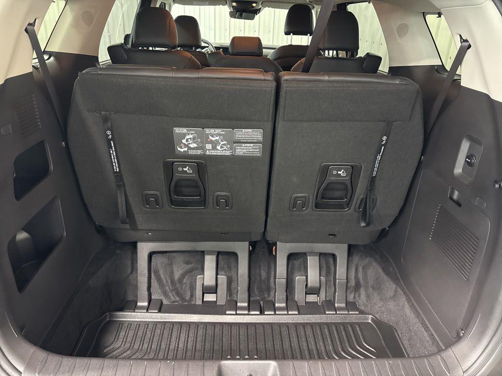 used 2025 Kia Carnival Hybrid car, priced at $41,800