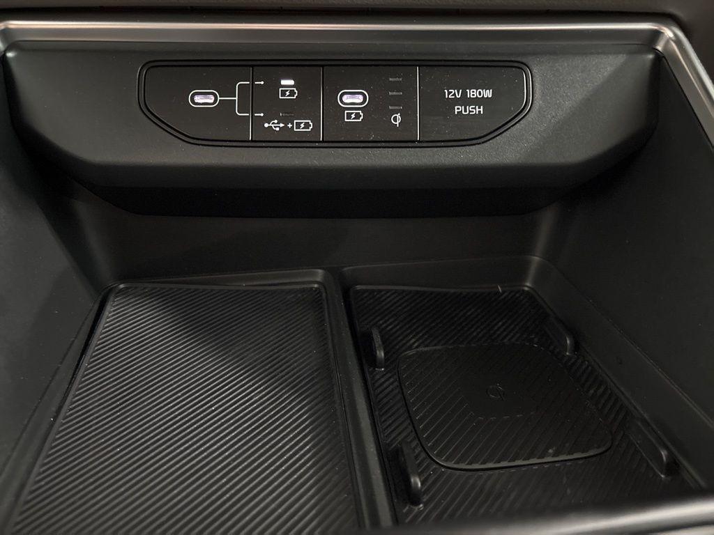 used 2025 Kia Carnival Hybrid car, priced at $41,800