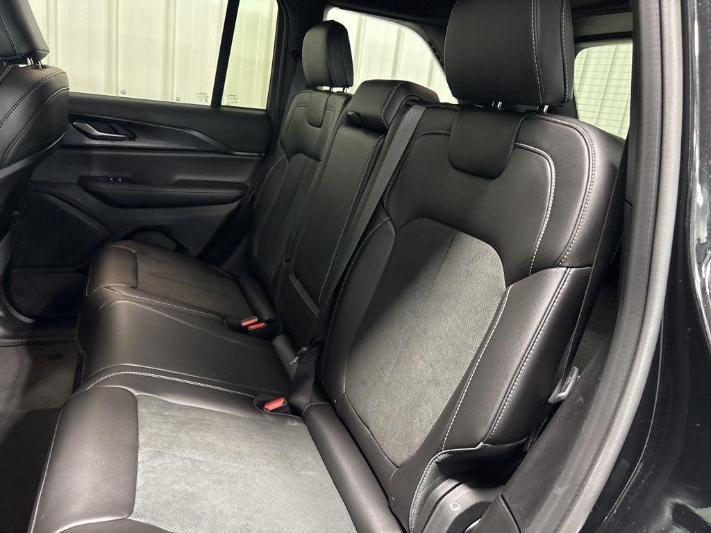 new 2025 Jeep Grand Cherokee car, priced at $47,163