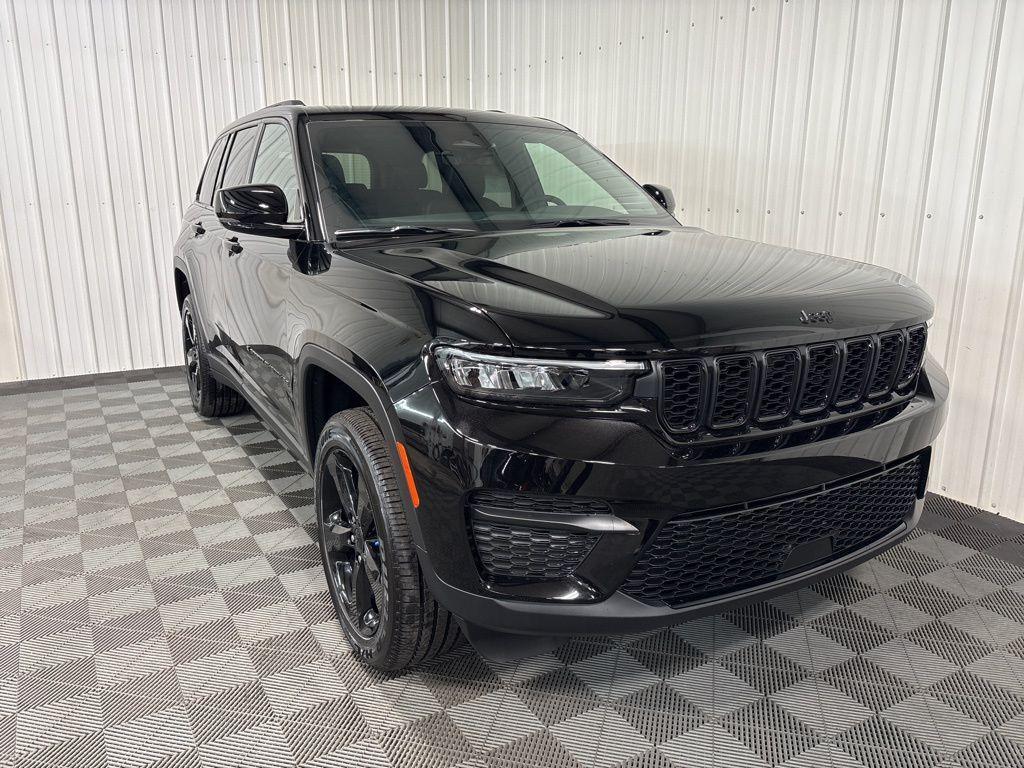 new 2025 Jeep Grand Cherokee car, priced at $47,163