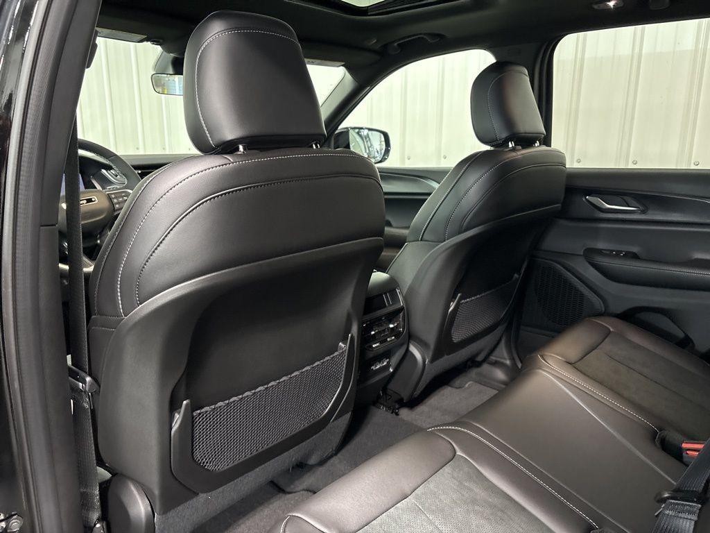 new 2025 Jeep Grand Cherokee car, priced at $47,163