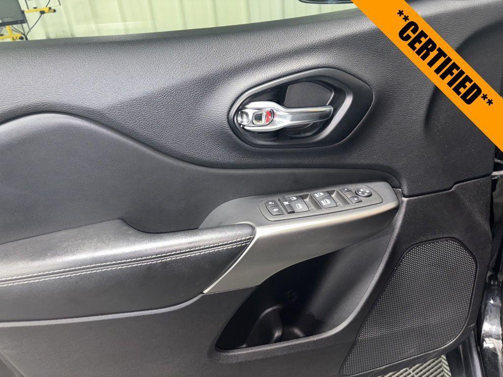 used 2021 Jeep Cherokee car, priced at $25,739