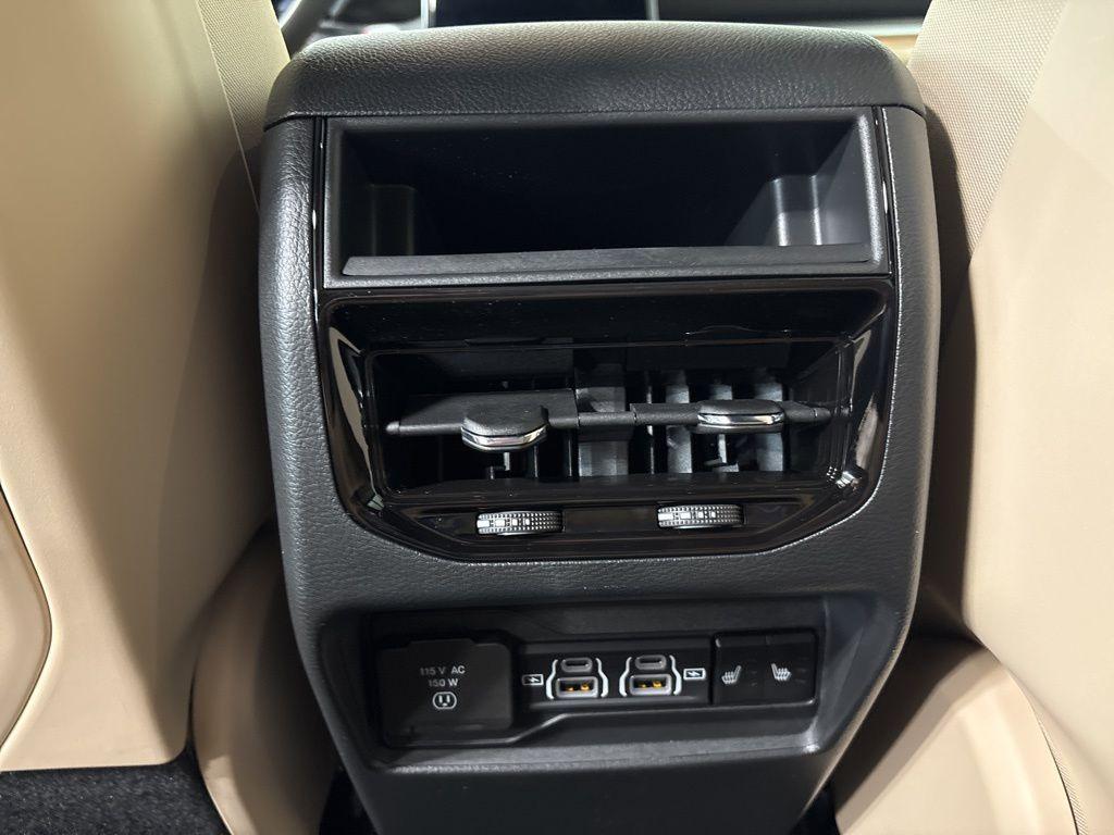 new 2025 Jeep Grand Cherokee car, priced at $46,306