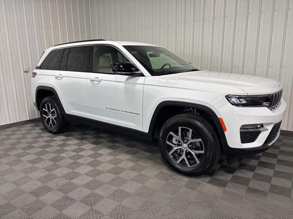 new 2025 Jeep Grand Cherokee car, priced at $46,306