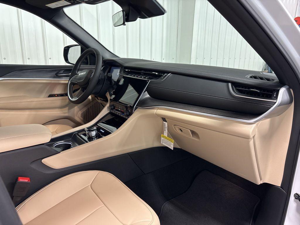 new 2025 Jeep Grand Cherokee car, priced at $46,306