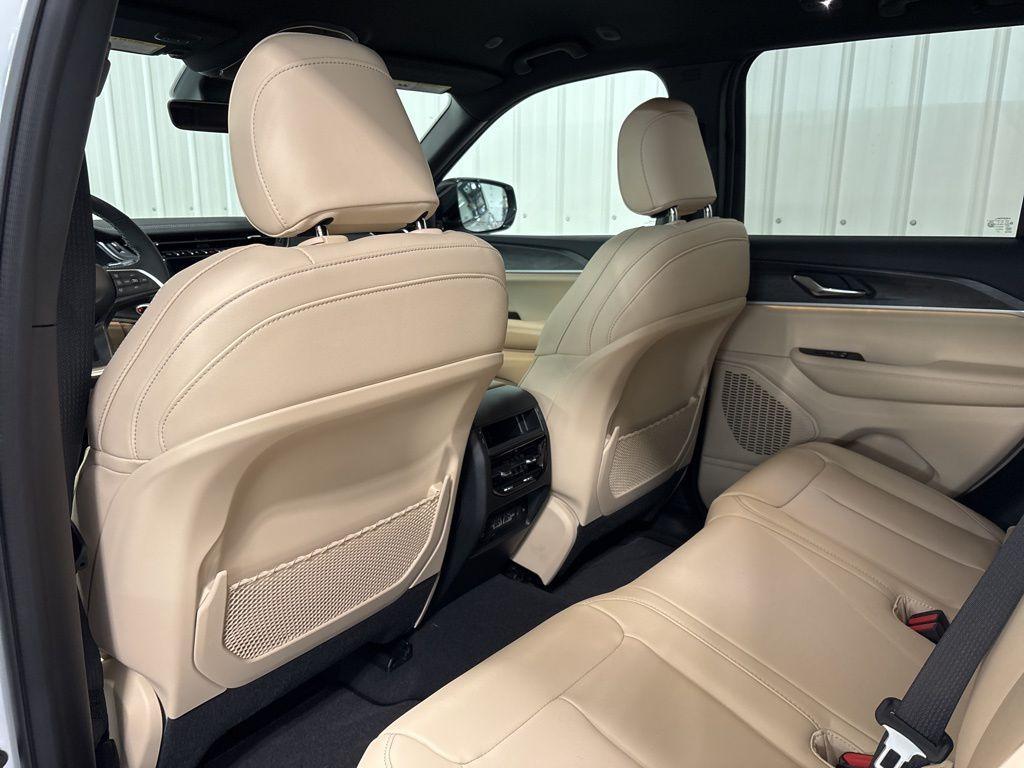 new 2025 Jeep Grand Cherokee car, priced at $46,306