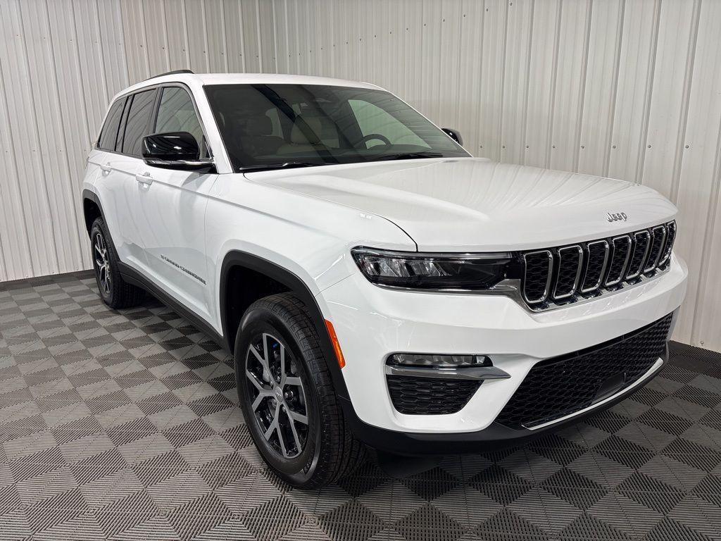 new 2025 Jeep Grand Cherokee car, priced at $46,306