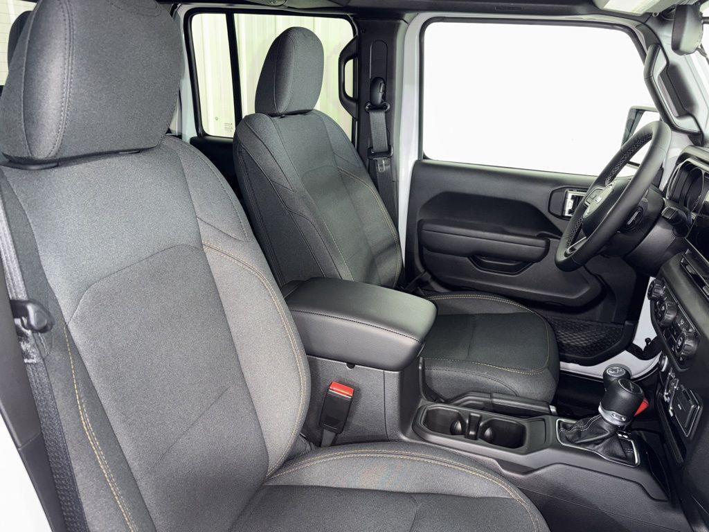 new 2025 Jeep Gladiator car, priced at $49,100