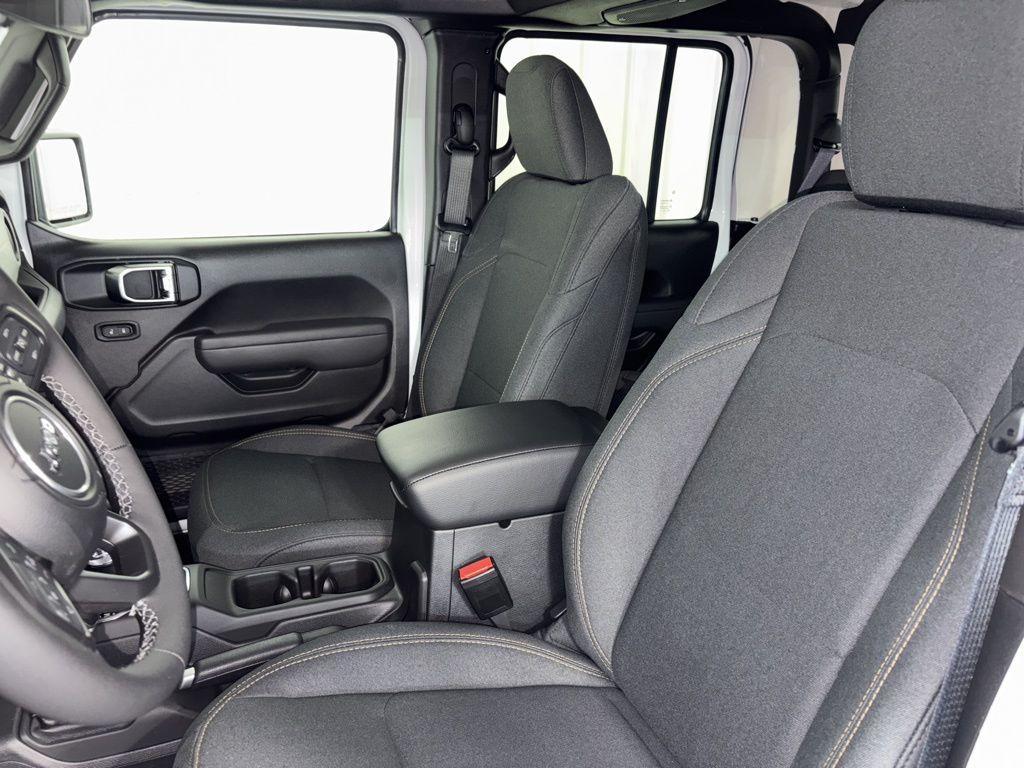 new 2025 Jeep Gladiator car, priced at $49,100