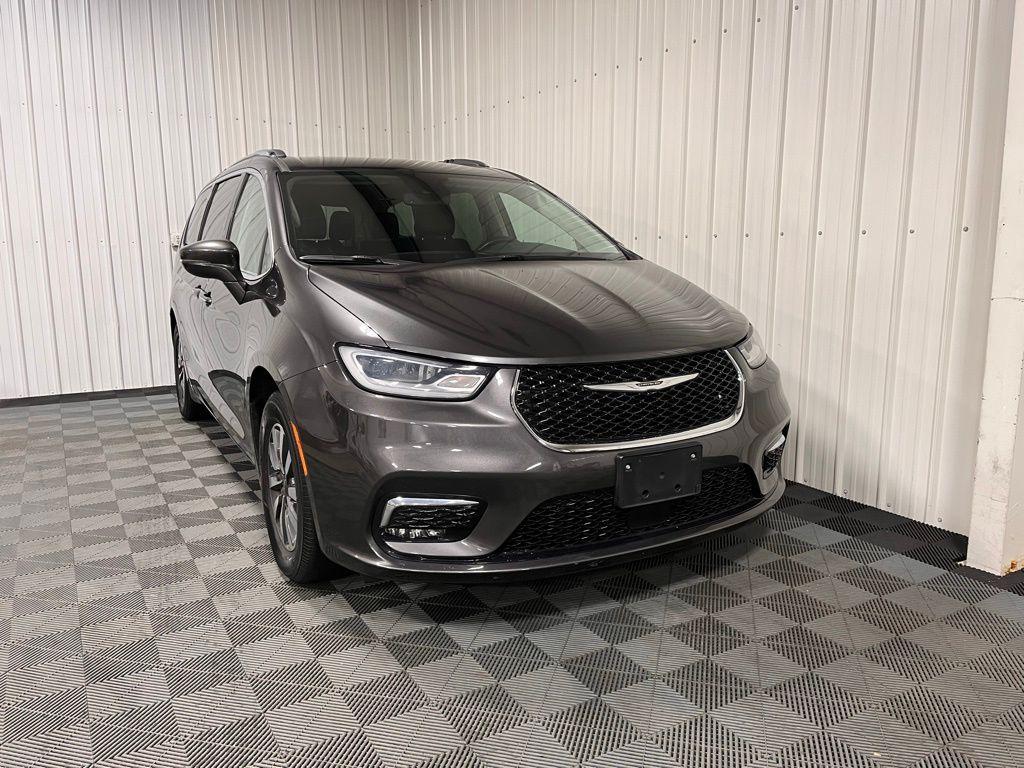 used 2021 Chrysler Pacifica car, priced at $28,948