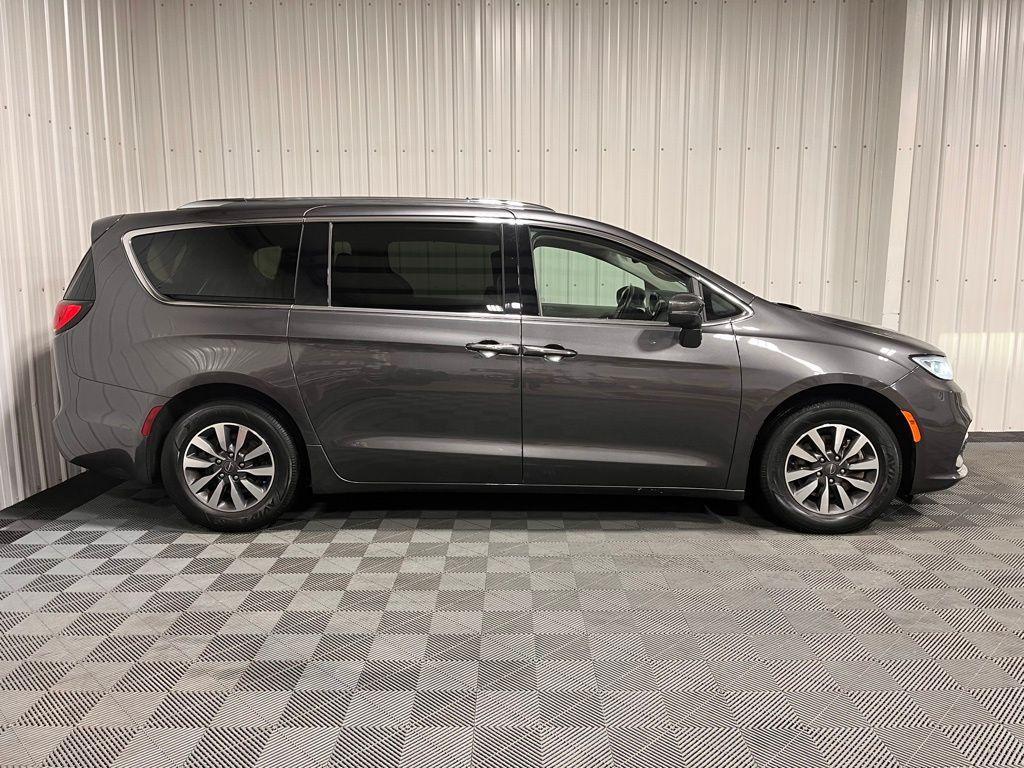 used 2021 Chrysler Pacifica car, priced at $28,948