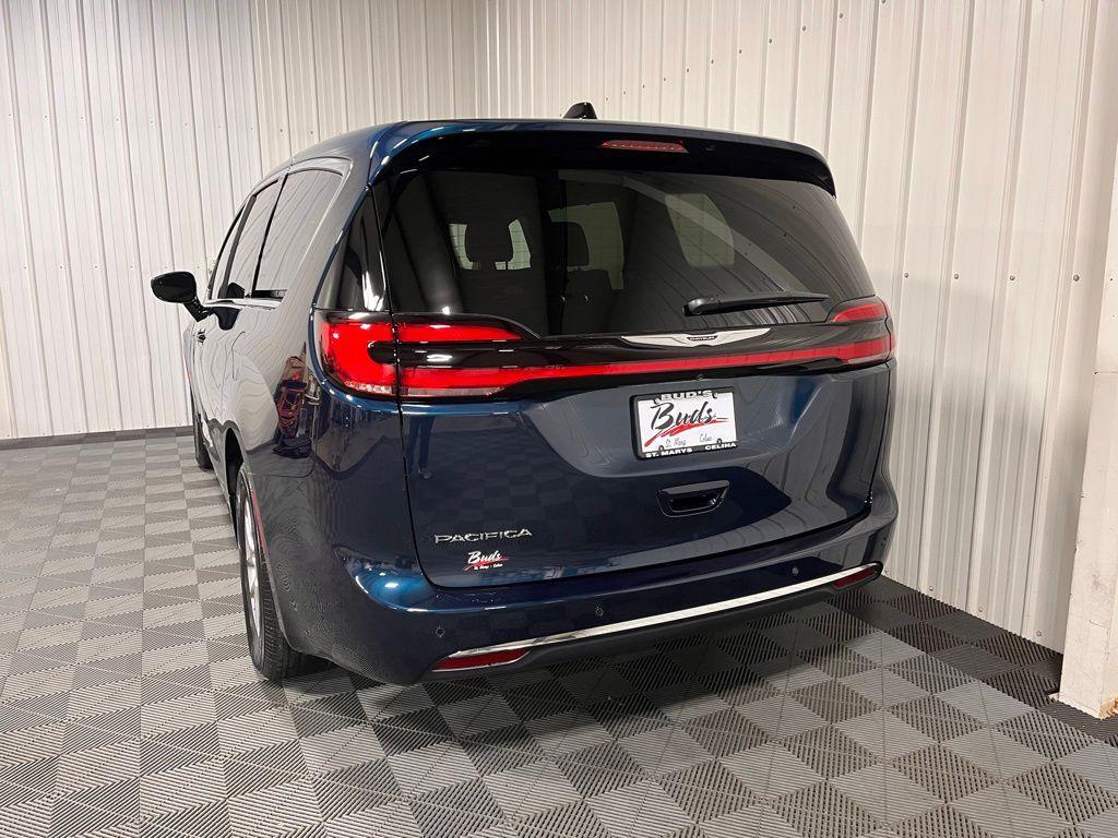 new 2025 Chrysler Pacifica car, priced at $44,640