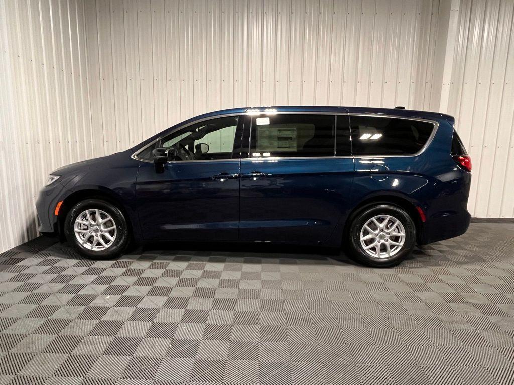 new 2025 Chrysler Pacifica car, priced at $49,285