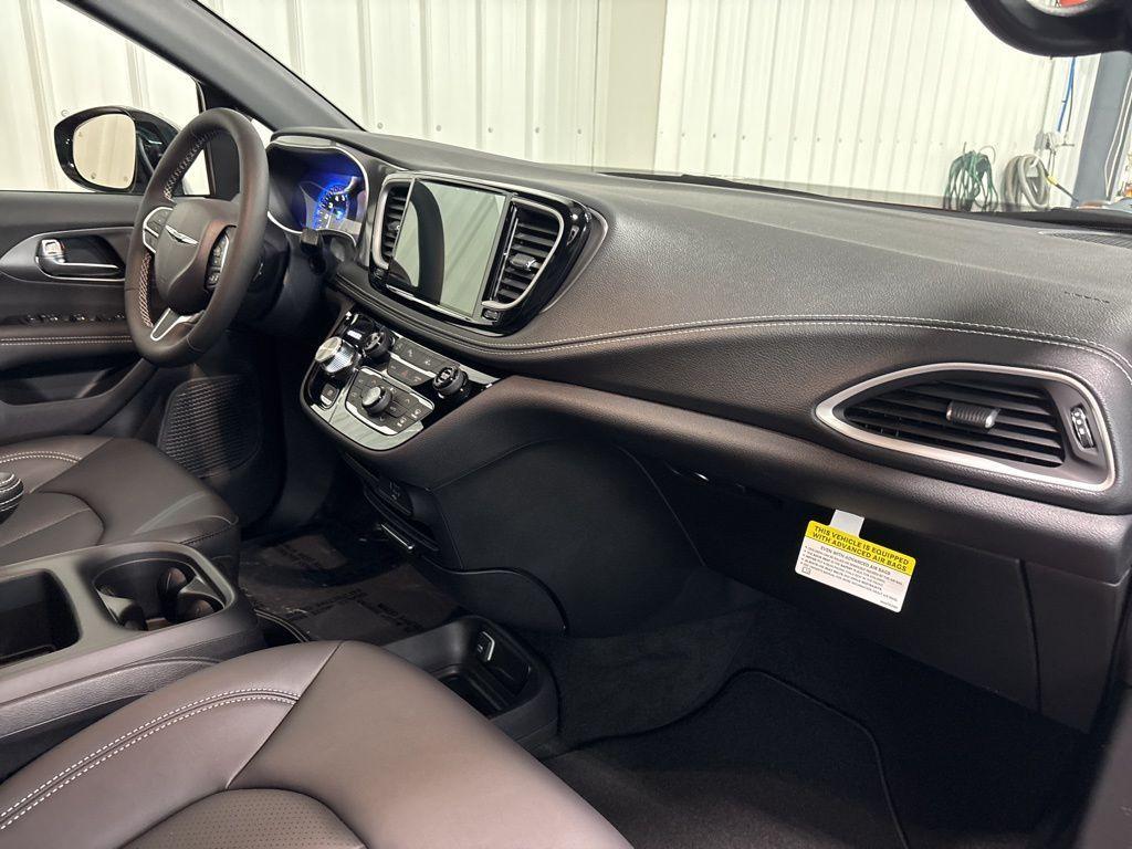 new 2026 Chrysler Pacifica car, priced at $46,880