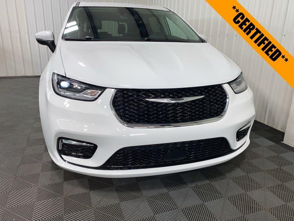 used 2023 Chrysler Pacifica car, priced at $27,999