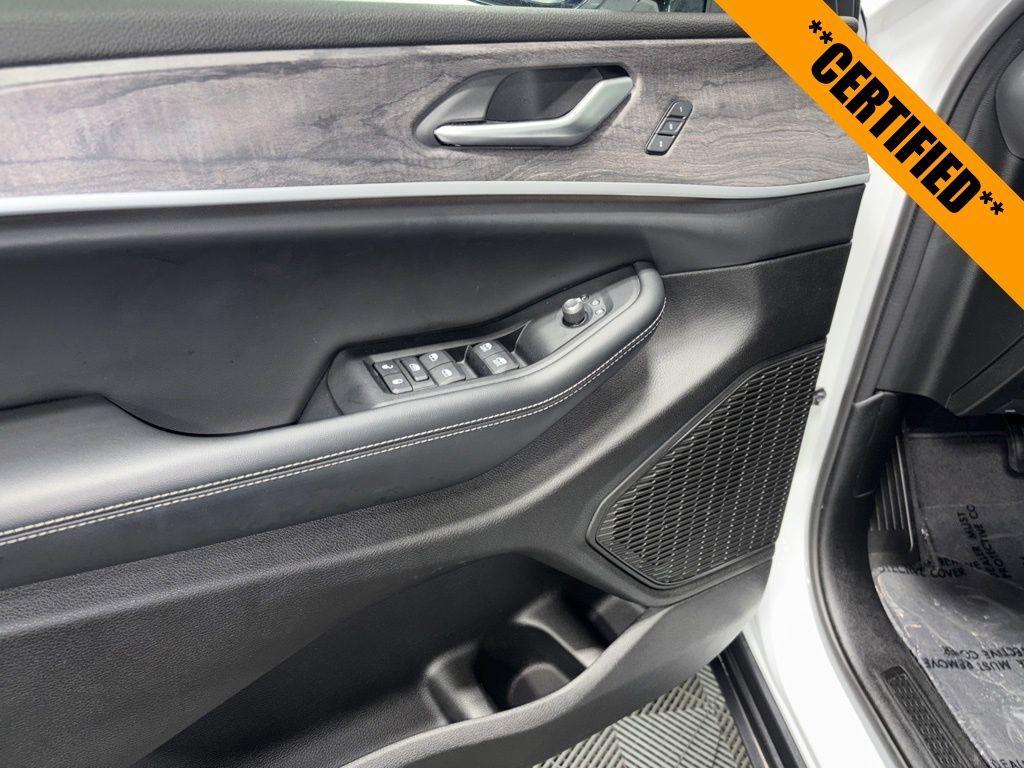 used 2024 Jeep Grand Cherokee car, priced at $40,974