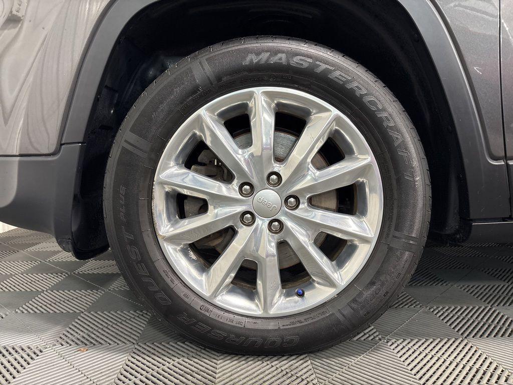 used 2017 Jeep Cherokee car, priced at $12,999