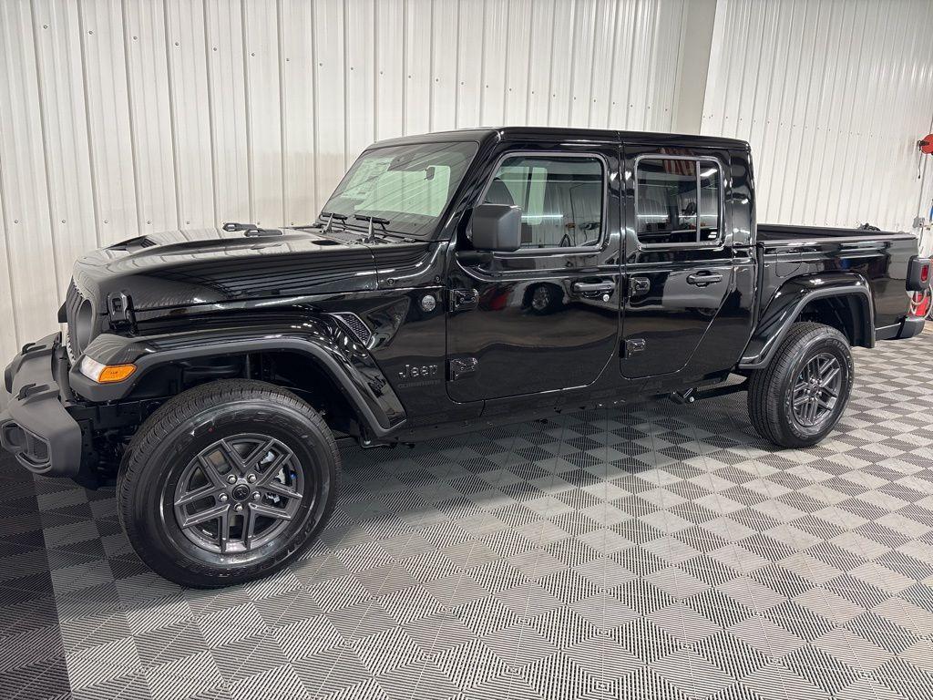 new 2025 Jeep Gladiator car, priced at $49,293