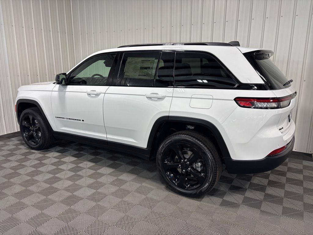 new 2025 Jeep Grand Cherokee car, priced at $48,759