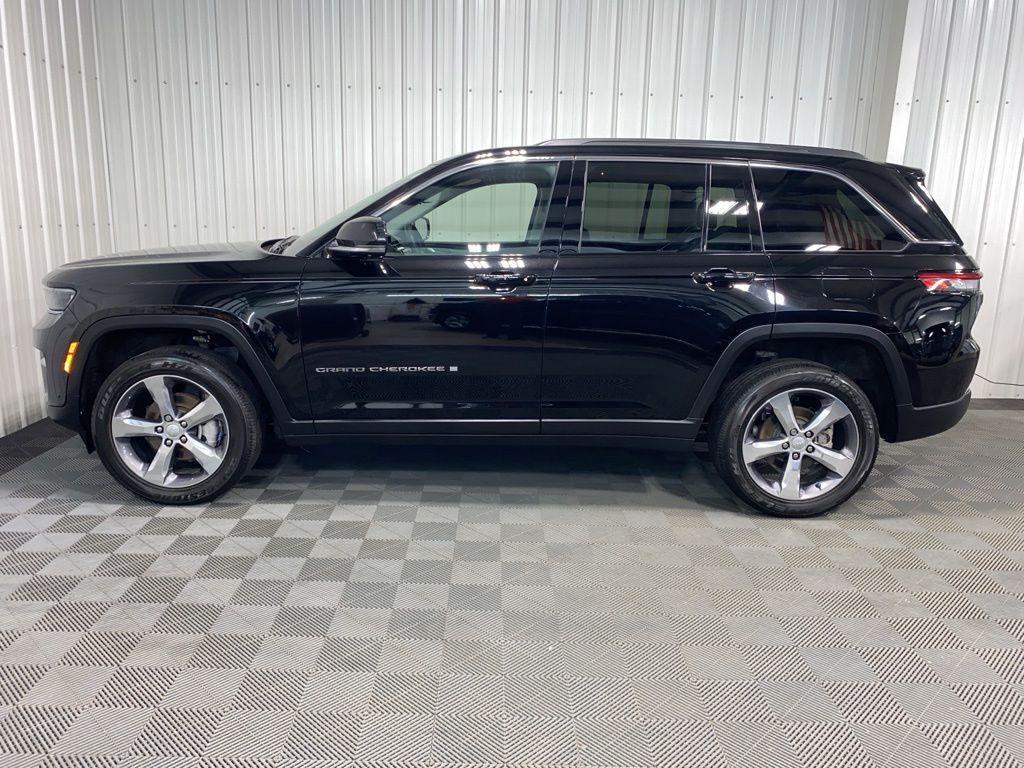 used 2022 Jeep Grand Cherokee car