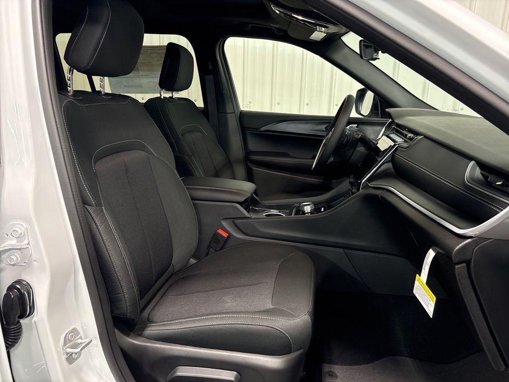 new 2025 Jeep Grand Cherokee L car, priced at $44,525