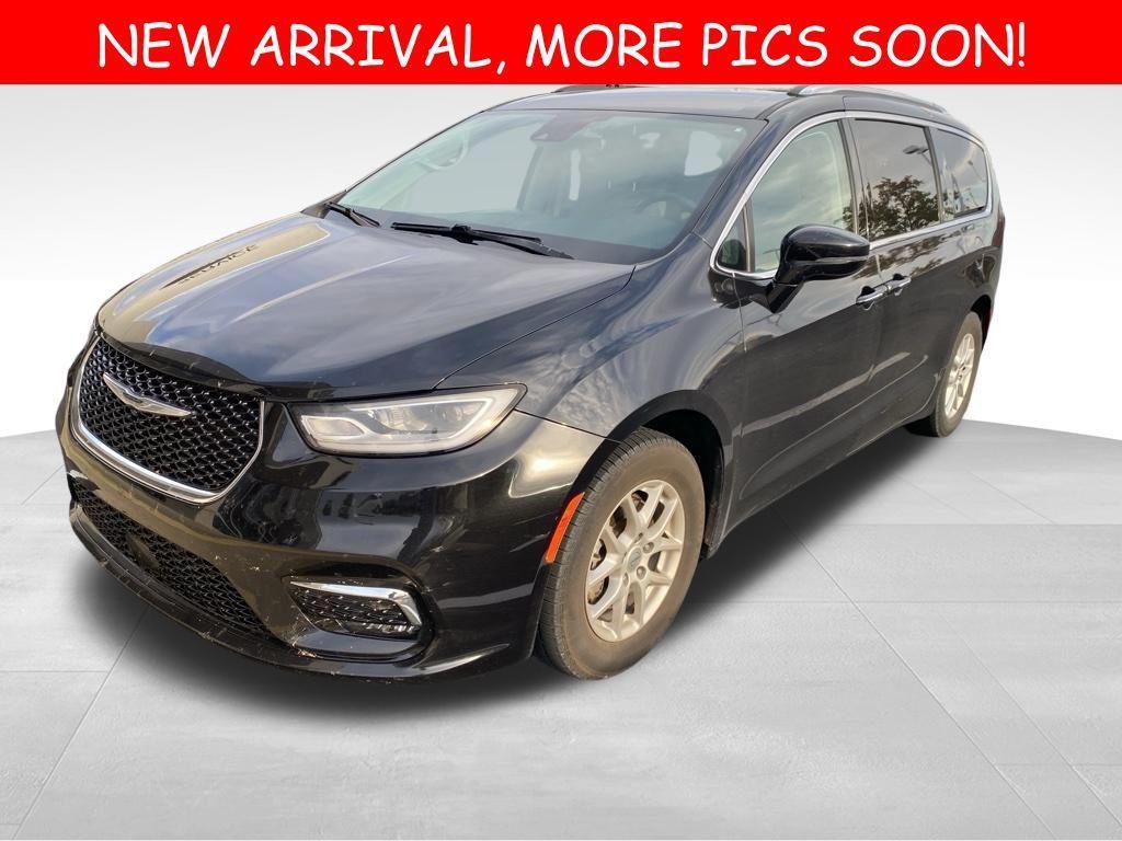 used 2021 Chrysler Pacifica car, priced at $22,999
