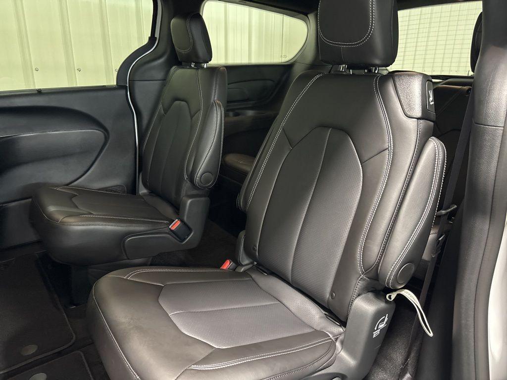 new 2026 Chrysler Pacifica car, priced at $46,385