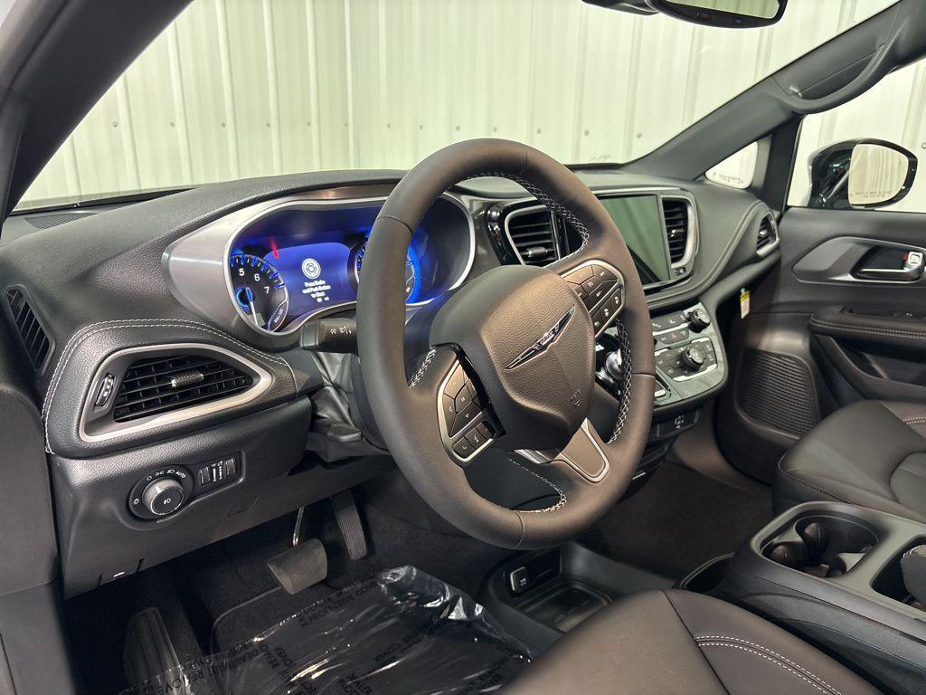 new 2026 Chrysler Pacifica car, priced at $46,385