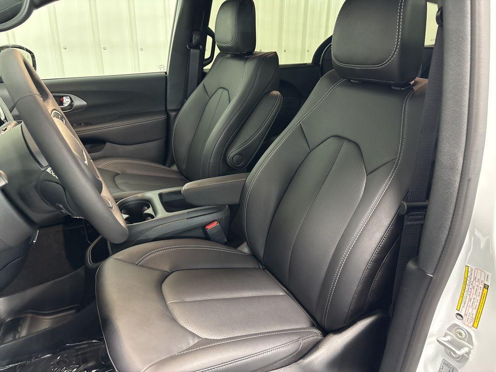 new 2026 Chrysler Pacifica car, priced at $46,385