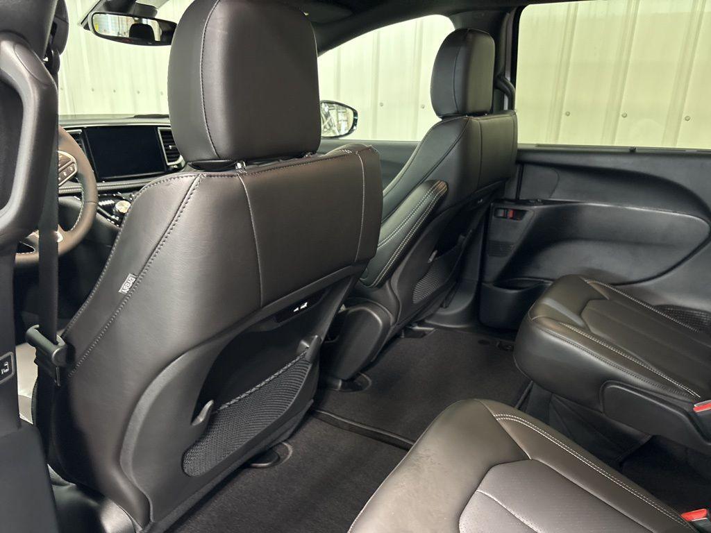 new 2026 Chrysler Pacifica car, priced at $46,385