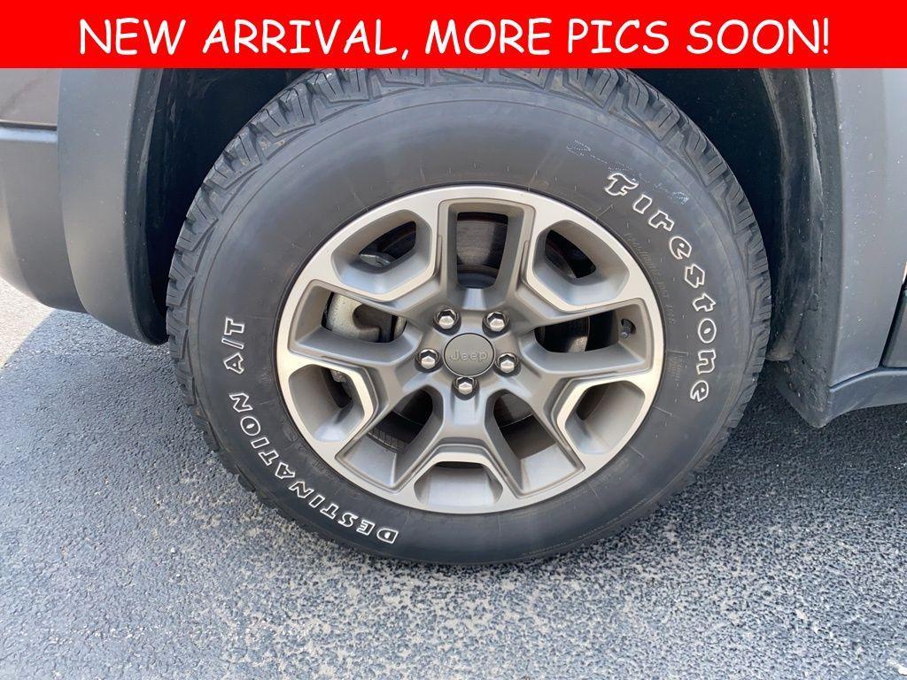 used 2022 Jeep Cherokee car, priced at $27,999