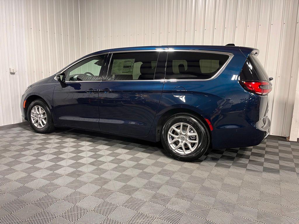 new 2025 Chrysler Pacifica car, priced at $45,920