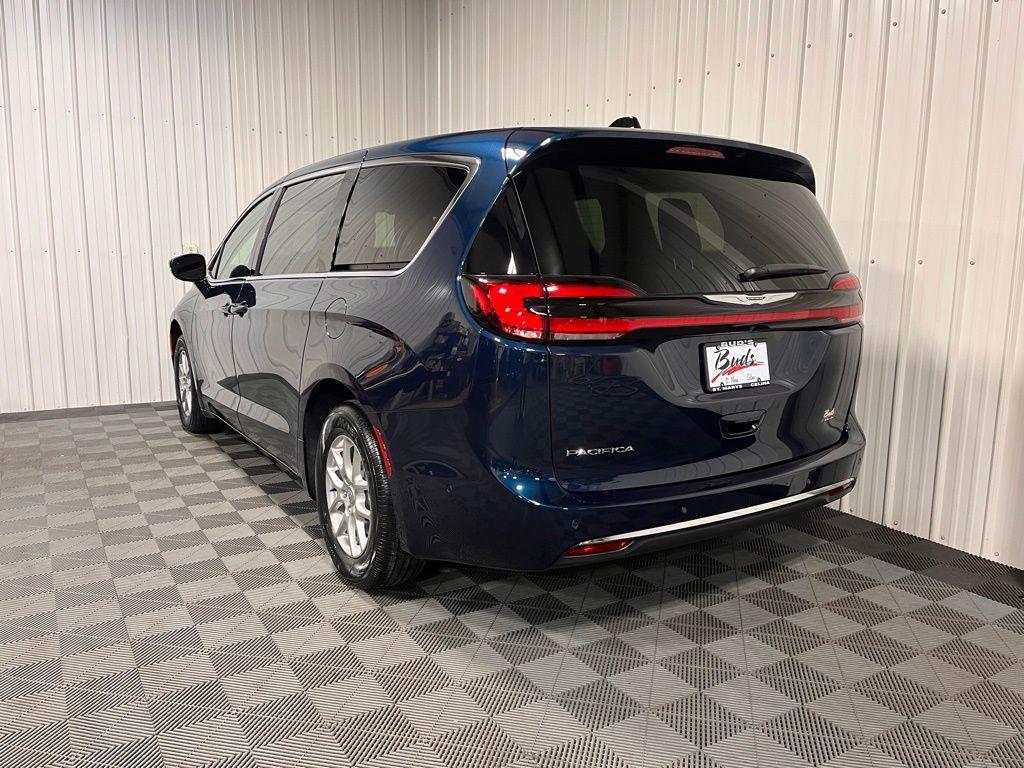 new 2025 Chrysler Pacifica car, priced at $45,920