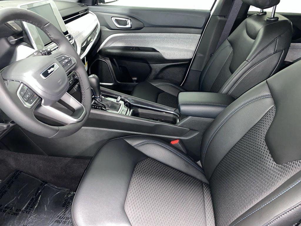 new 2025 Jeep Compass car, priced at $30,165
