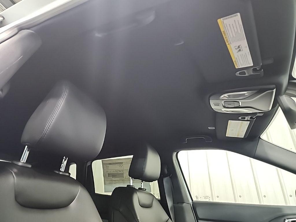 new 2025 Jeep Compass car, priced at $30,165