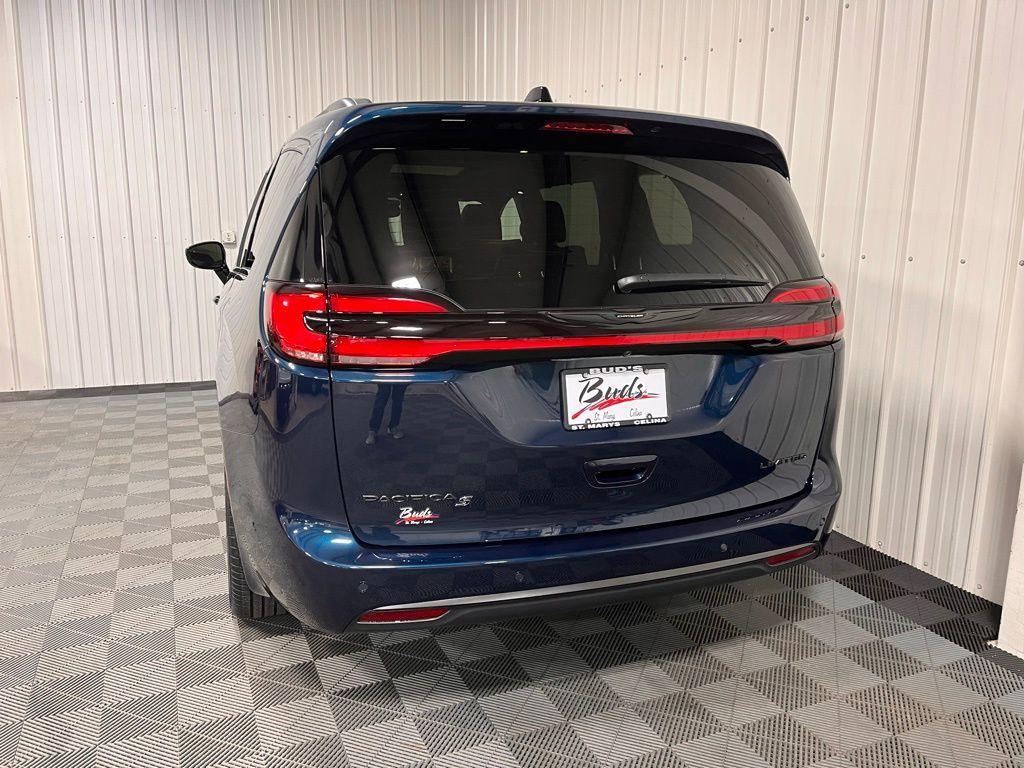 new 2025 Chrysler Pacifica car, priced at $53,040