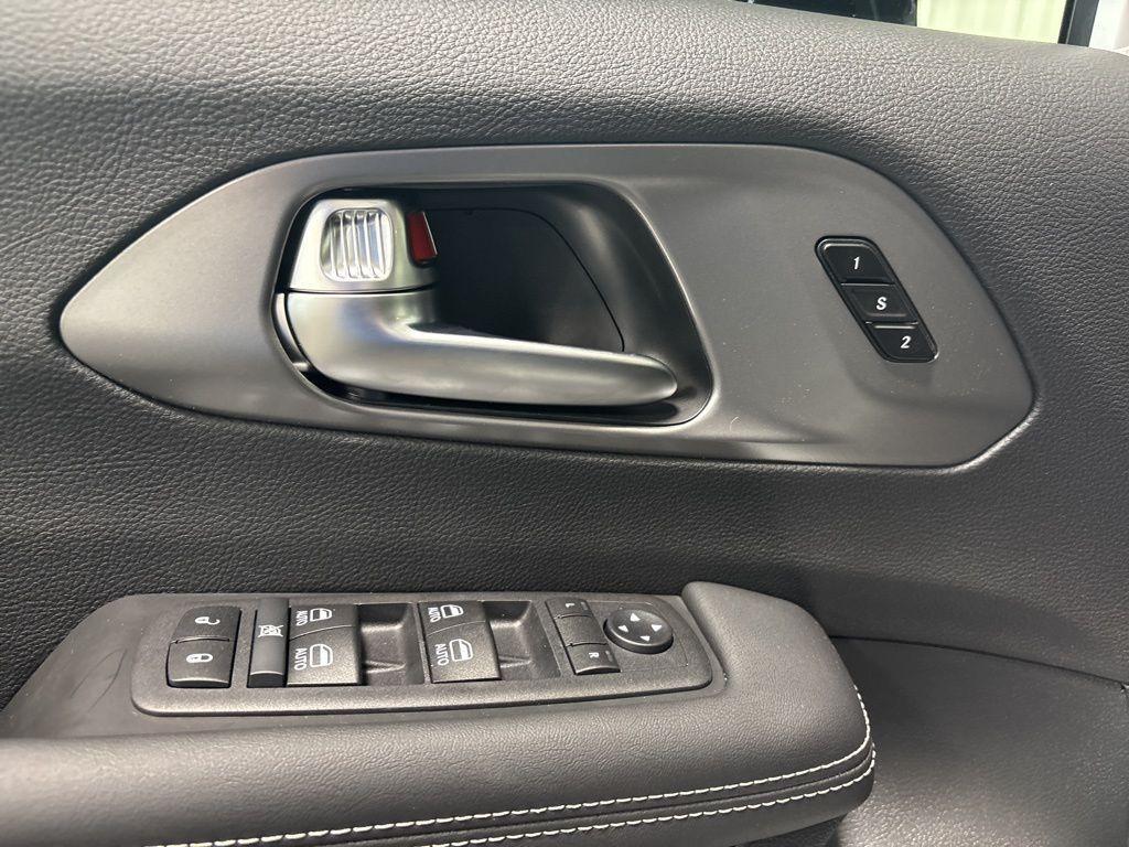 new 2026 Chrysler Pacifica car, priced at $46,385