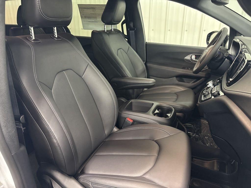 new 2026 Chrysler Pacifica car, priced at $46,385