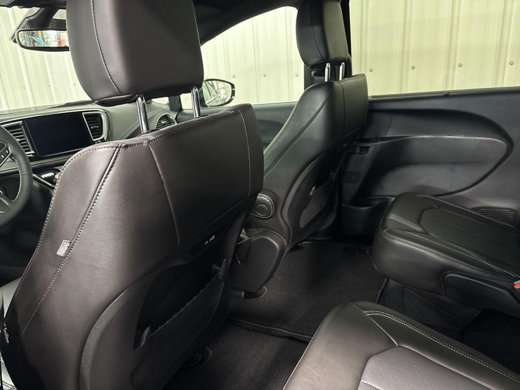 new 2025 Chrysler Pacifica car, priced at $42,691