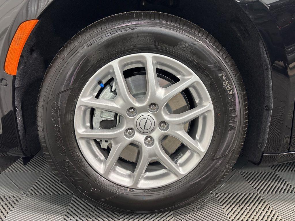 new 2025 Chrysler Pacifica car, priced at $42,691