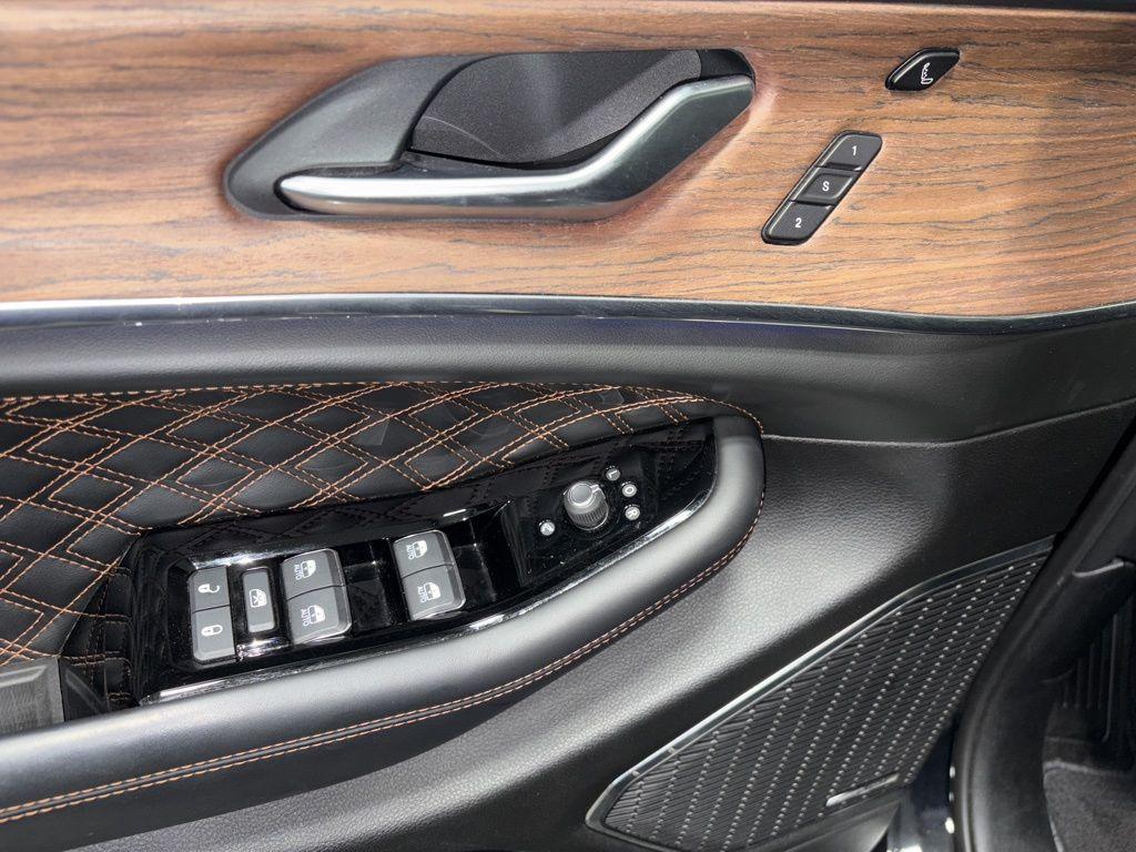 used 2023 Jeep Grand Cherokee car, priced at $41,999