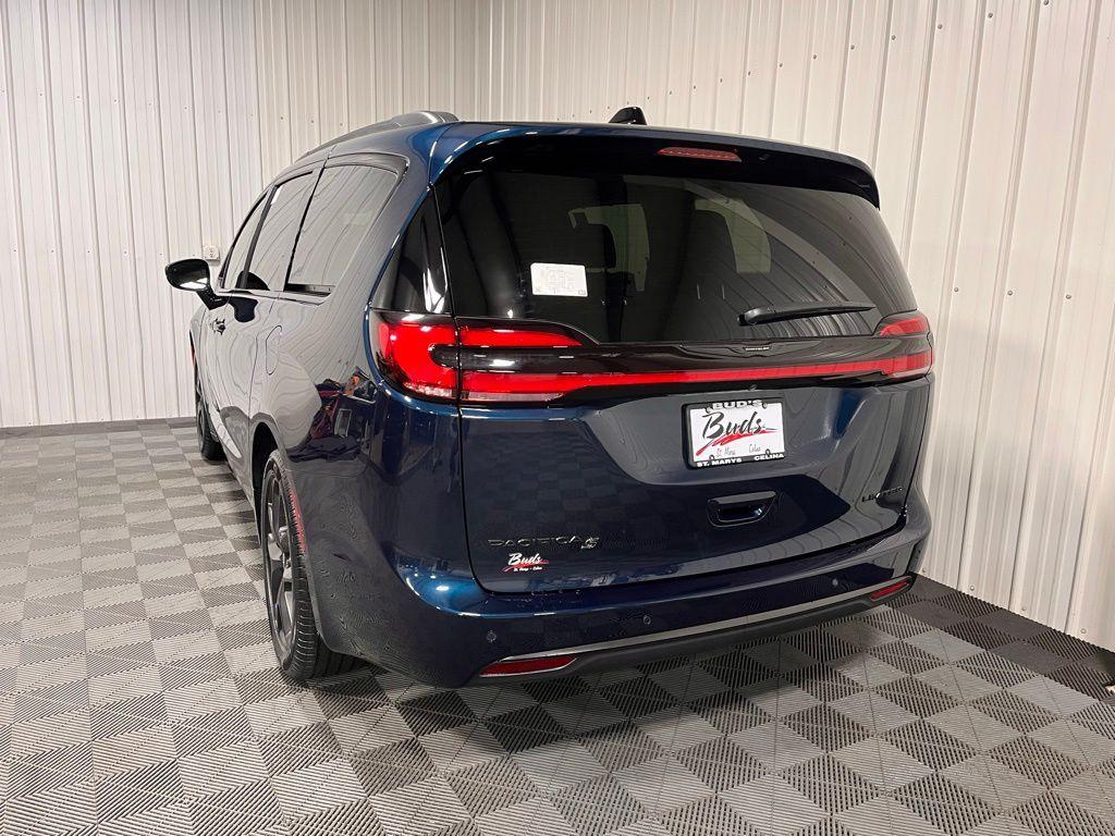 new 2025 Chrysler Pacifica car, priced at $56,365