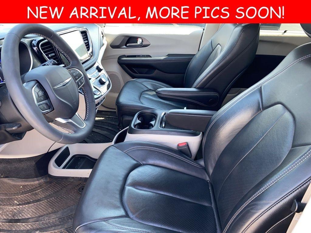 used 2022 Chrysler Pacifica car