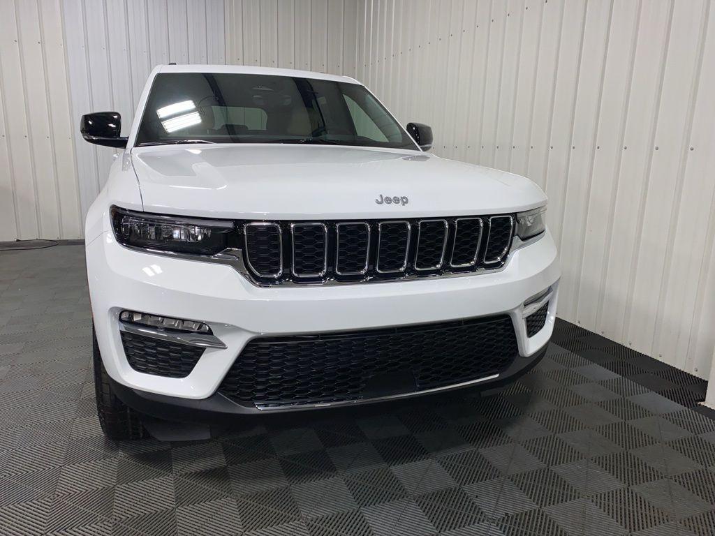 new 2025 Jeep Grand Cherokee car, priced at $47,202