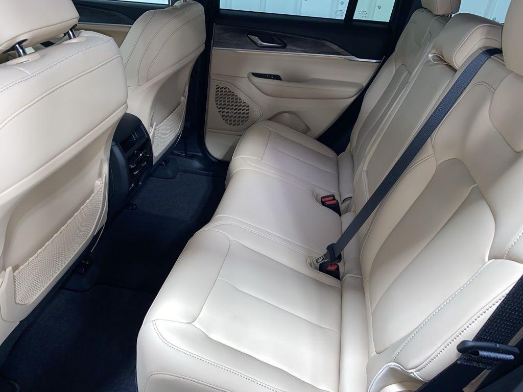 new 2025 Jeep Grand Cherokee car, priced at $47,202